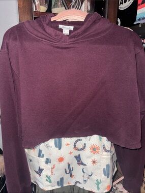 💥10 items for $10💥 Burgundy cropped hoodie